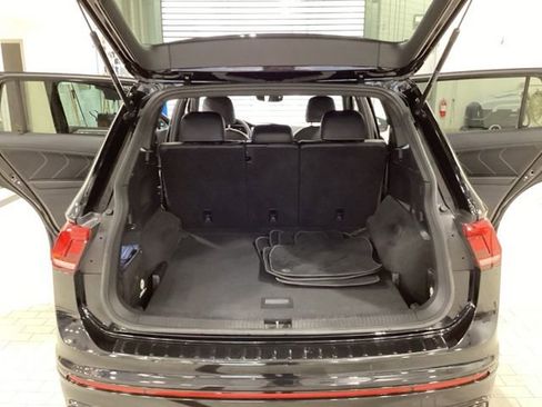 Certified 2023 Volkswagen Tiguan SE R-Line image 15