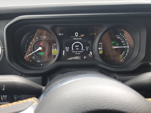 Used 2024 Jeep Wrangler Unlimited Sahara w/ Technology Group AWD/4WD image 20
