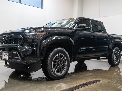 Certified 2026 Toyota Tacoma TRD Sport w/ TRD Sport Upgrade Package AWD/4WD image 3