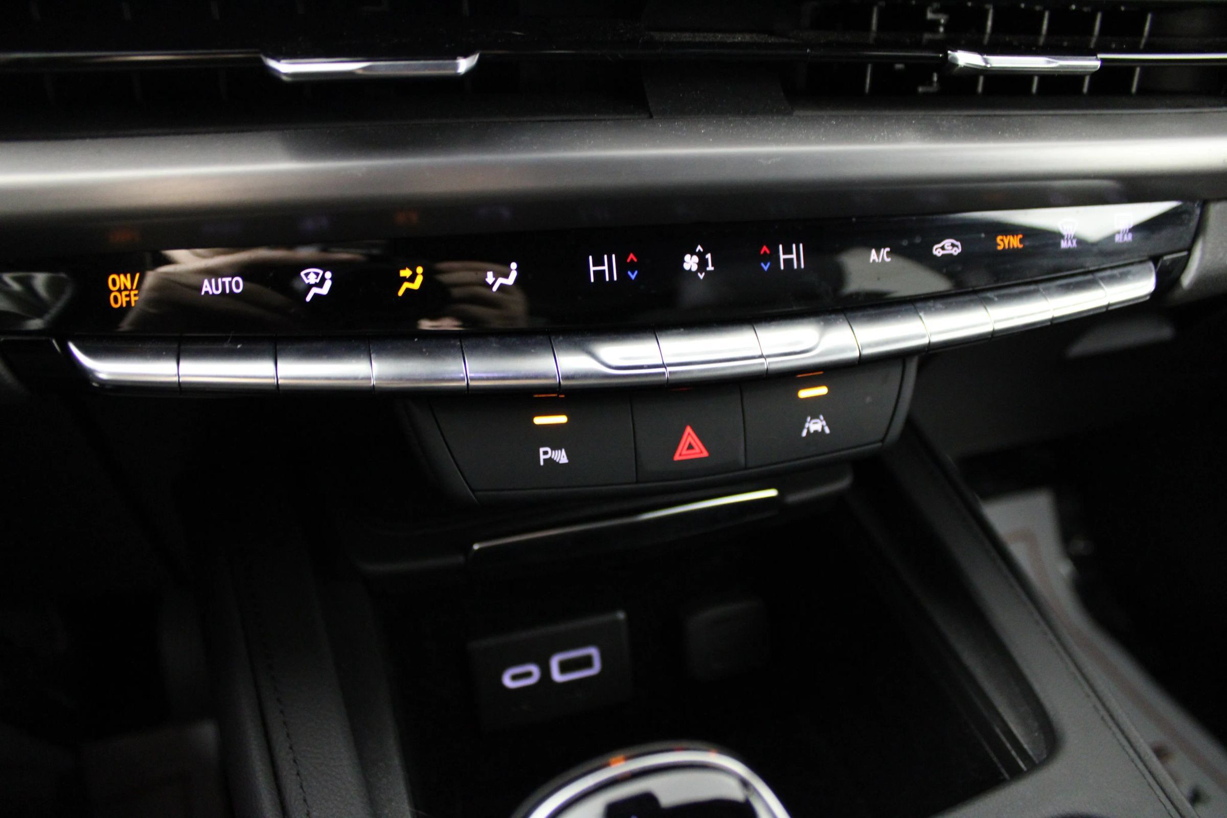 Used 2024 Cadillac XT4 Premium Luxury FWD image 23