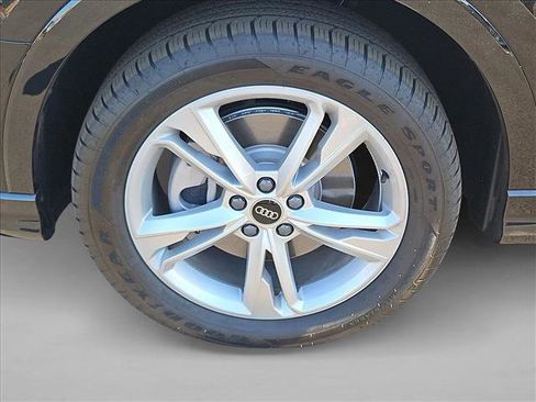 Used 2024 Audi Q3 2.0T Premium Plus image 24