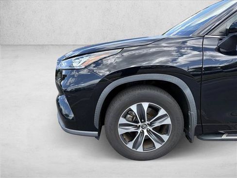 Used 2020 Toyota Highlander XLE AWD/4WD image 26