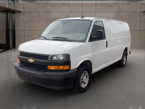 Used 2020 Chevrolet Express 2500 w/ Driver Convenience Package RWD image 3