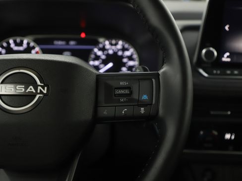 Used 2025 Nissan Rogue SV image 28