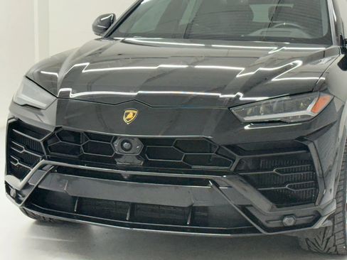 Used 2021 Lamborghini Urus image 9