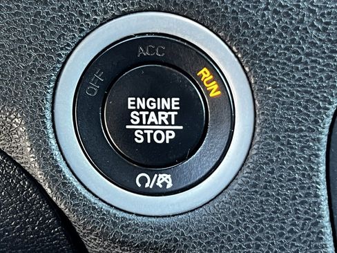 Used 2023 Dodge Charger SXT image 16