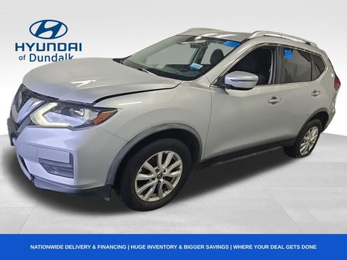 Used 2020 Nissan Rogue SV image 1