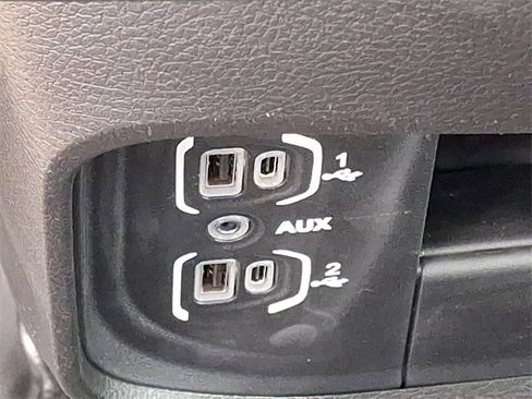 Used 2024 RAM 2500 Tradesman w/ Chrome Appearance Group image 19