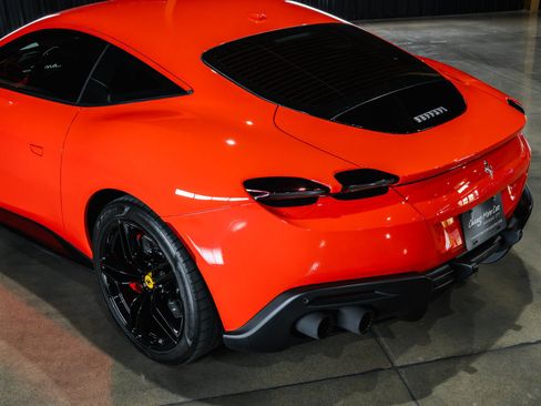 Used 2021 Ferrari Roma RWD image 8