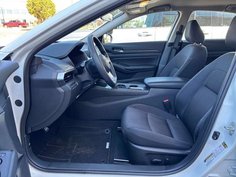 Used 2025 Nissan Altima 2.5 SV FWD image 26