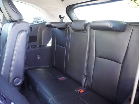 Used 2022 Toyota Highlander XLE image 17