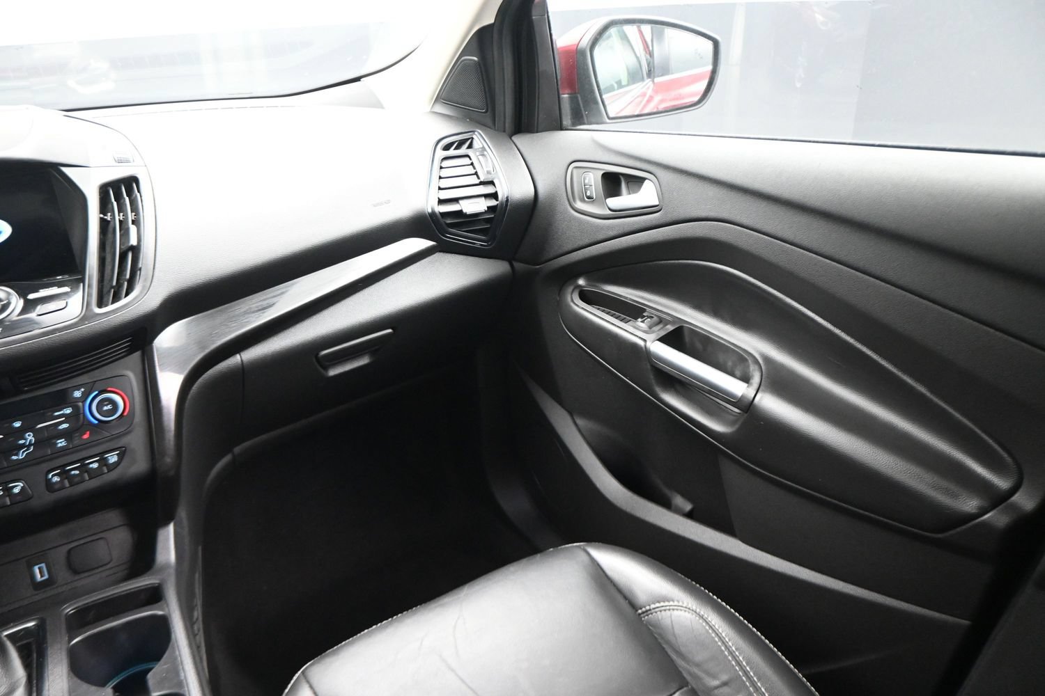 Certified 2019 Ford Escape Titanium FWD image 15