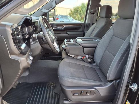 Used 2024 GMC Sierra 2500 SLE w/ SLE Value Package; image 25