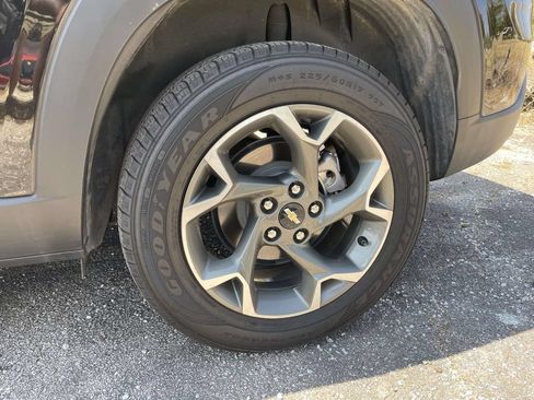 Used 2024 Chevrolet Trax LT FWD image 3