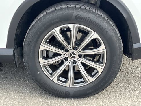 Used 2025 Mercedes-Benz GLC 300 4MATIC image 12