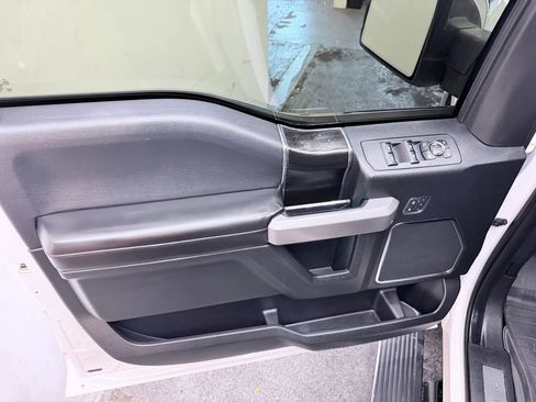 Used 2018 Ford F150 Platinum w/ Equipment Group 701A Luxury AWD/4WD image 16