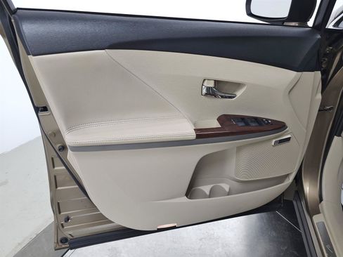 Used 2009 Toyota Venza AWD image 12