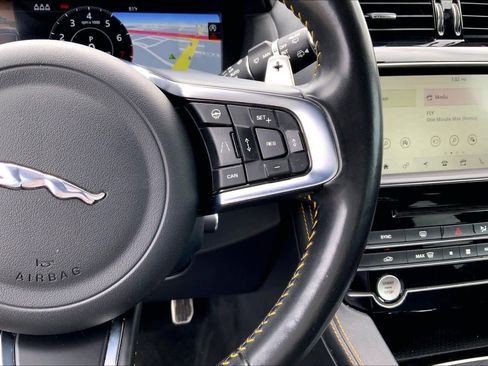 Used 2020 Jaguar F-PACE 300 Sport image 23