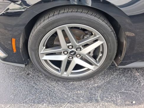 Used 2024 Ford Mustang Premium RWD image 5