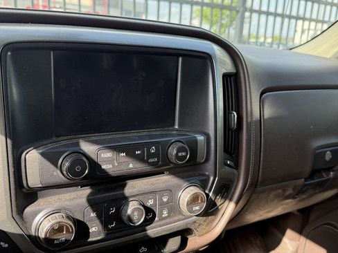 Used 2017 Chevrolet Silverado 1500 LTZ AWD/4WD image 4