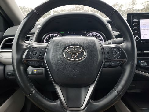 Used 2024 Toyota Camry SE image 19