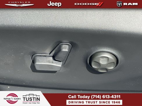 New 2026 Chrysler Pacifica Select FWD image 22
