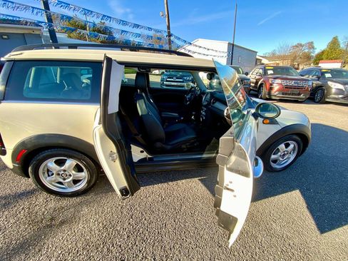 Used 2009 MINI Cooper Clubman Hardtop FWD image 9