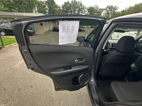 Used 2016 Honda HR-V EX image 27