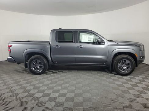 New 2025 Nissan Frontier SV w/ SV Convenience Package image 3