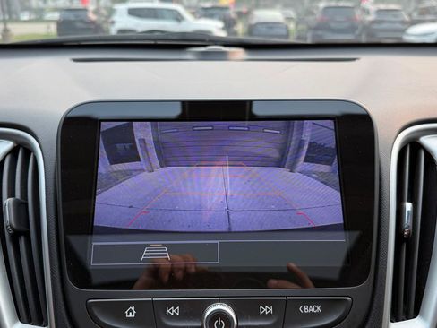 Used 2022 Chevrolet Malibu LT FWD image 17