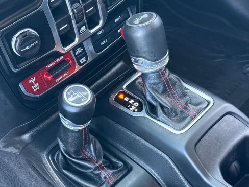 Used 2021 Jeep Wrangler Unlimited Rubicon image 24