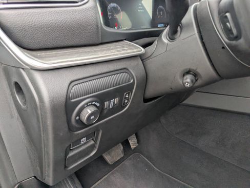 Used 2024 Jeep Wagoneer Series II AWD/4WD image 24
