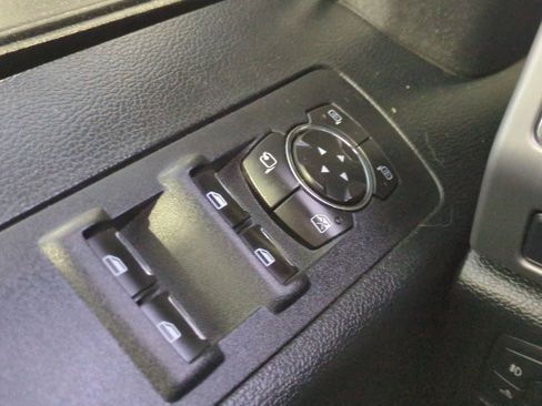 Used 2015 Ford F150 Platinum w/ Equipment Group 701A Luxury image 29