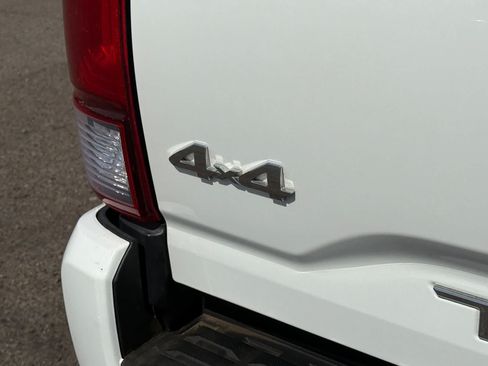 Used 2022 Toyota Tacoma SR AWD/4WD image 10
