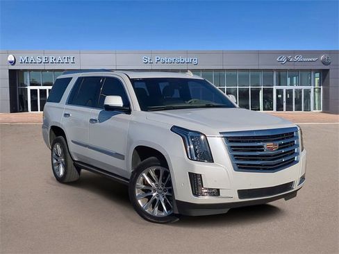 Used 2020 Cadillac Escalade Platinum image 1