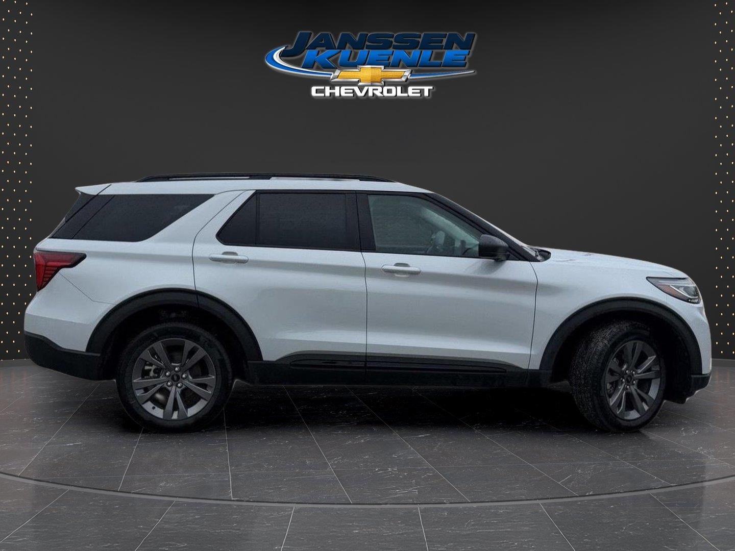 Used 2026 Ford Explorer Active w/ Active Comfort Package AWD/4WD image 6