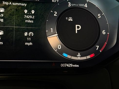 Used 2025 Land Rover Range Rover Sport SE AWD/4WD image 23