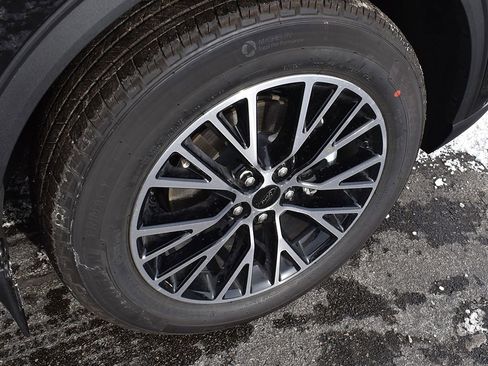 New 2026 Ford Escape SE FWD image 9
