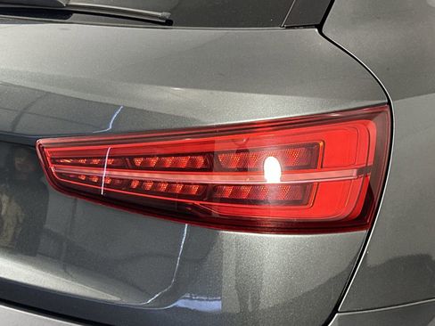 Used 2018 Audi Q3 2.0T Premium image 26