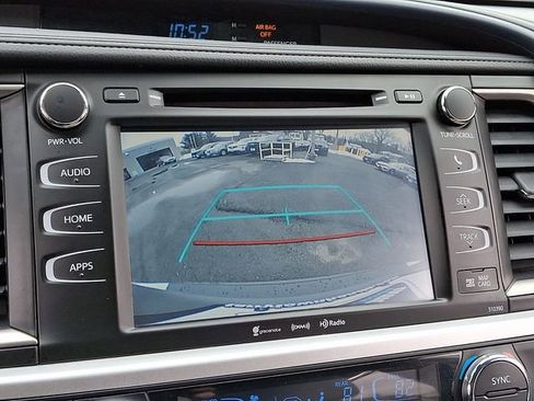 Used 2019 Toyota Highlander XLE image 20