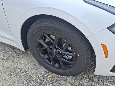 New 2025 Kia K5 LXS image 4