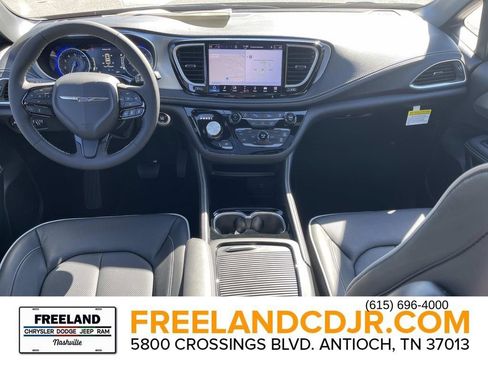 New 2026 Chrysler Pacifica Limited w/ S Appearance Package image 16