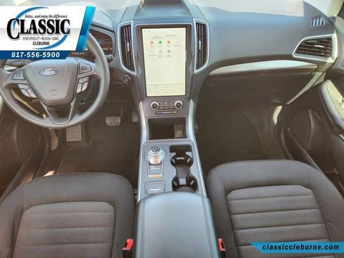 Used 2023 Ford Edge SE w/ Black Appearance Package image 2