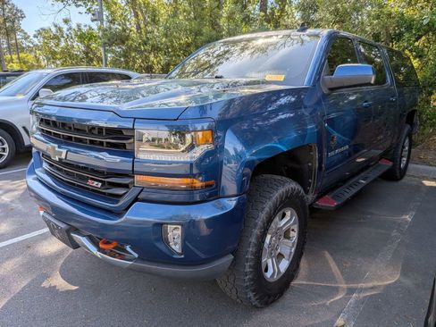 Used 2018 Chevrolet Silverado 1500 LT w/ All Star Edition image 4