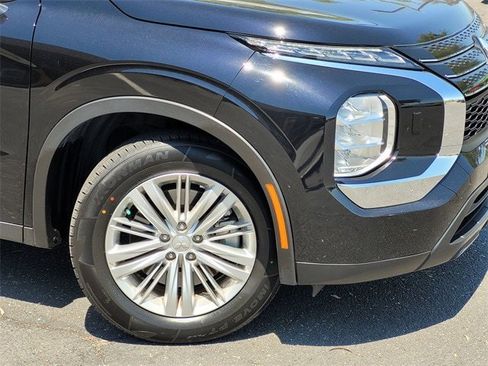 Used 2023 Mitsubishi Outlander ES image 9