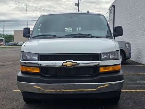 Used 2025 Chevrolet Express 2500 w/ Driver Convenience Package RWD image 2