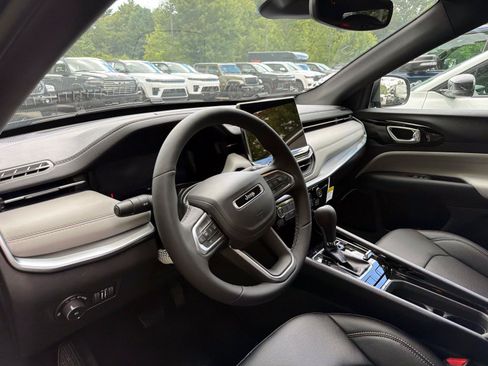 New 2026 Jeep Compass Limited AWD/4WD image 8