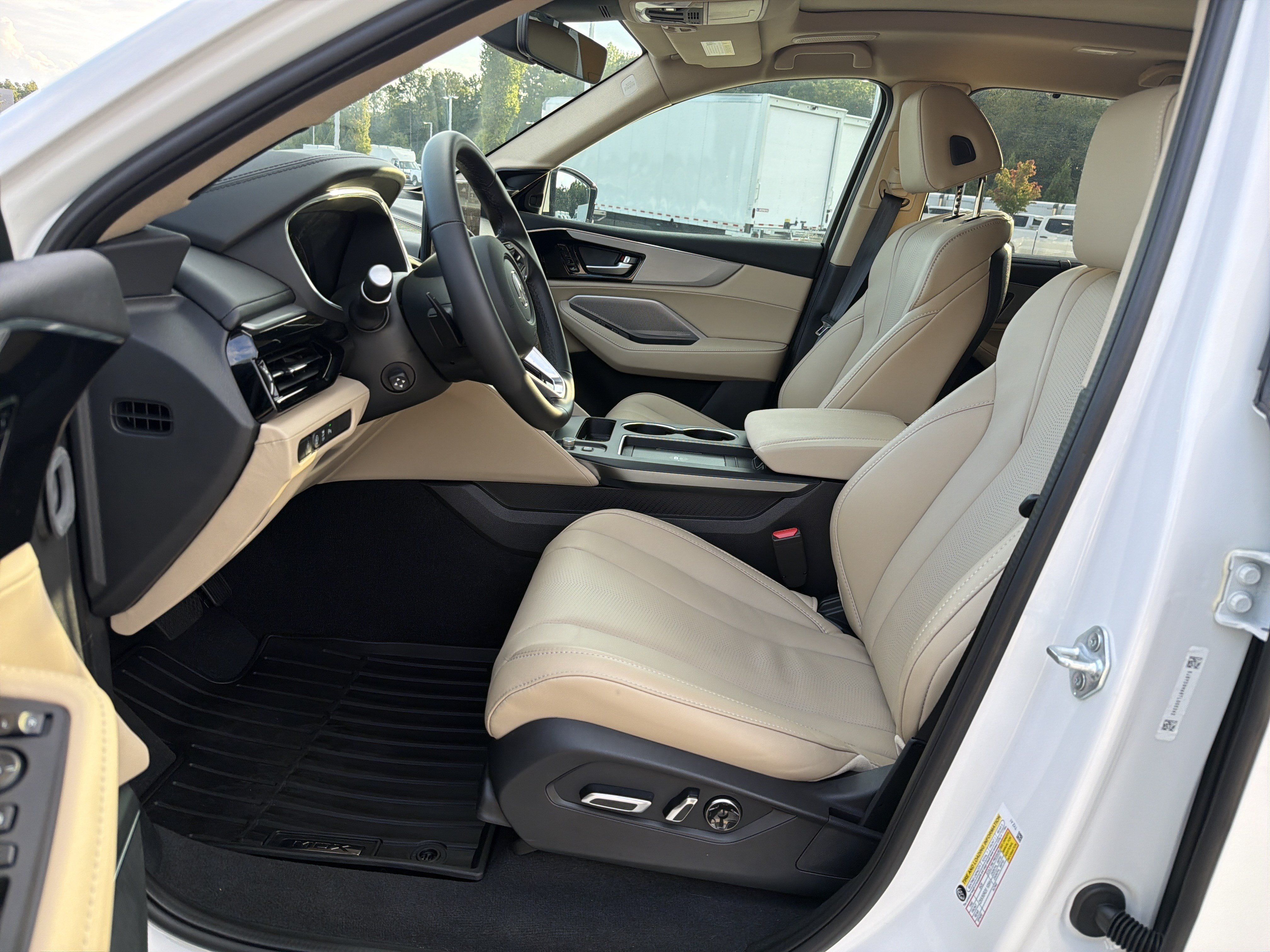 Certified 2026 Acura MDX w/ Technology Package FWD image 16