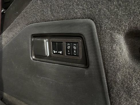 Used 2023 Cadillac Escalade Sport Platinum AWD/4WD image 42