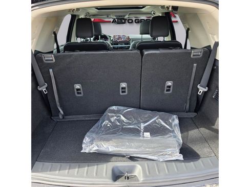New 2026 Nissan Pathfinder Platinum FWD image 27